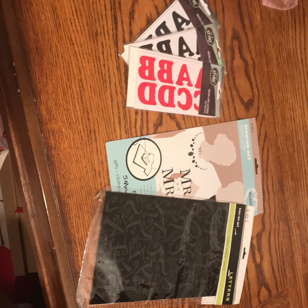 🍭NWT Iron ons